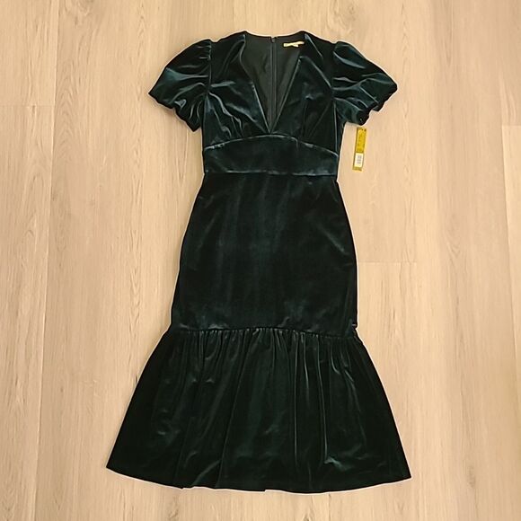 Gianni Bini NWT Green Velour Midi Mermaid Trumpet Dress size 4 whimsical witchy - Picture 1 of 6